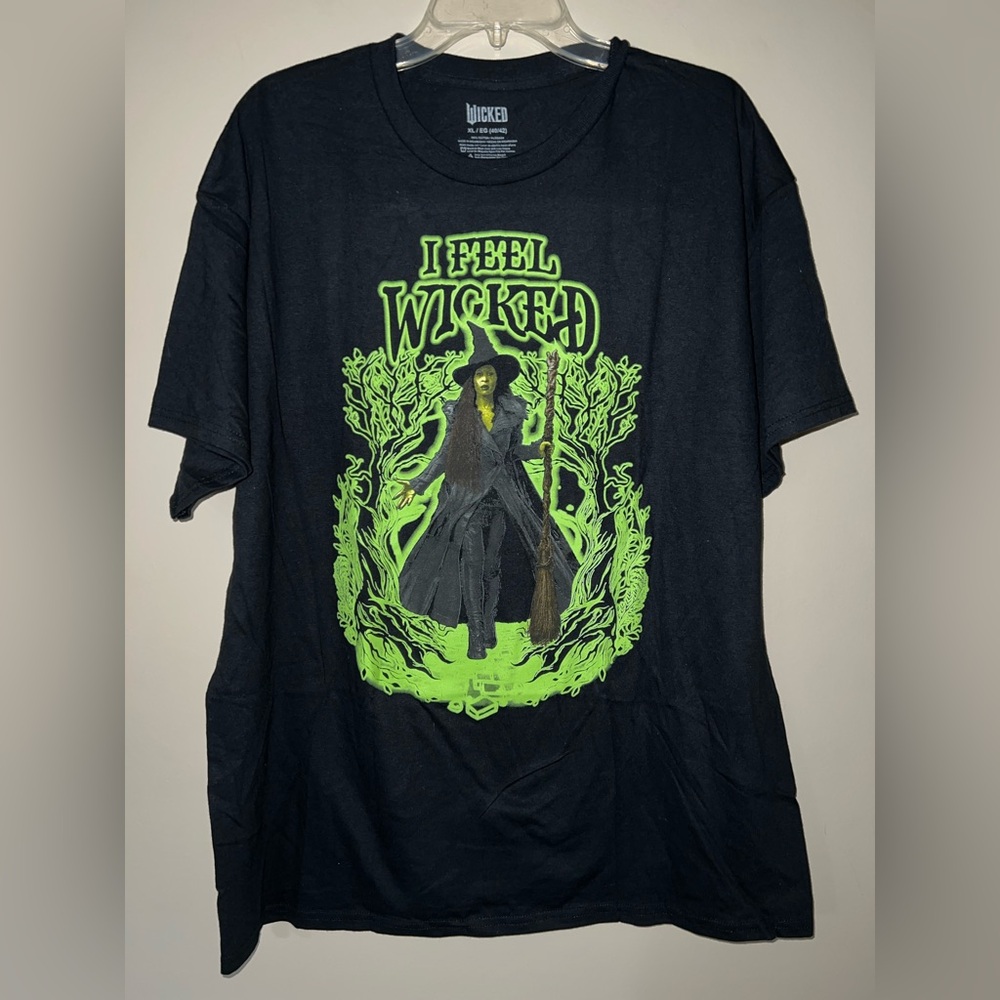 I Feel Wicked Women's Black Graphic Tee